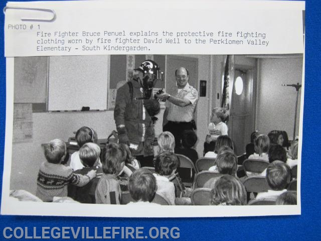 Bruce Penuel talking fire safety to Elementary School Children